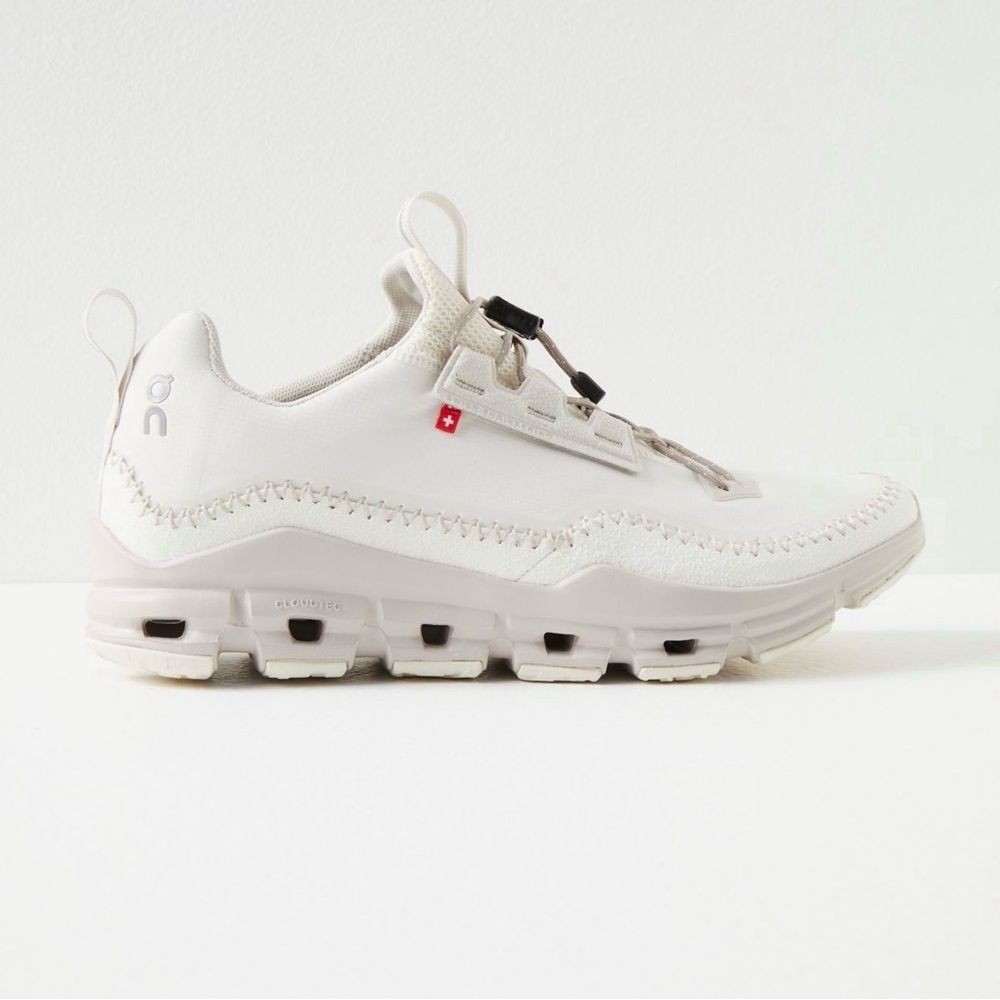 On Cloud Cloudaway Sneaker Ivory Pearl Women's Size 9